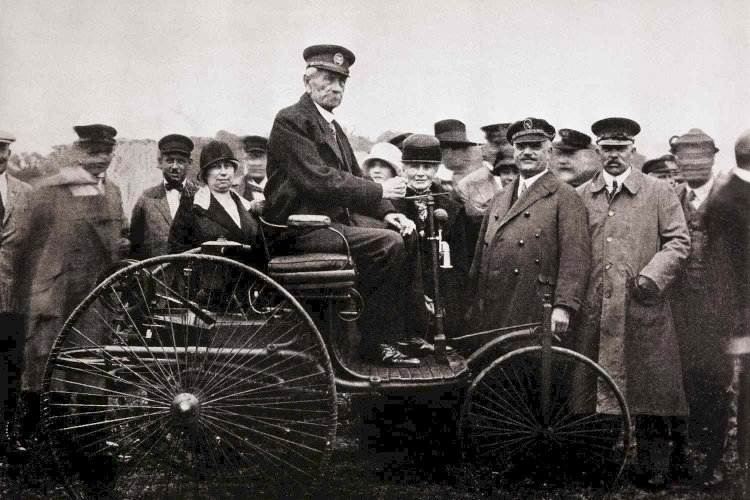 Tekerleği Değiştiren Adam Karl Benz